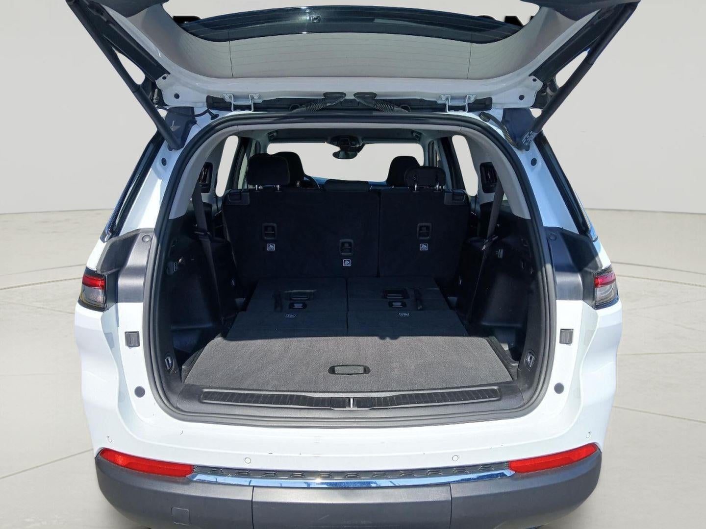 2022 Jeep Grand Cherokee L Laredo