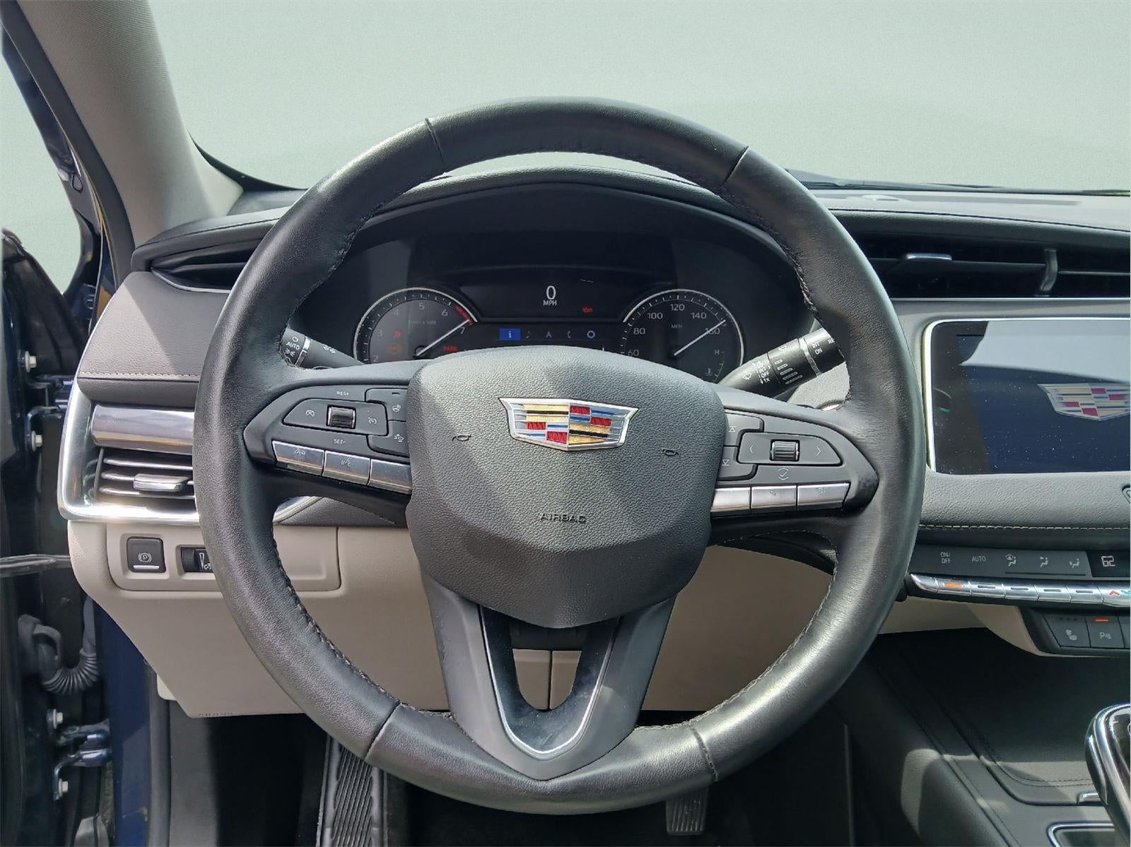 2022 Cadillac XT4 AWD Luxury
