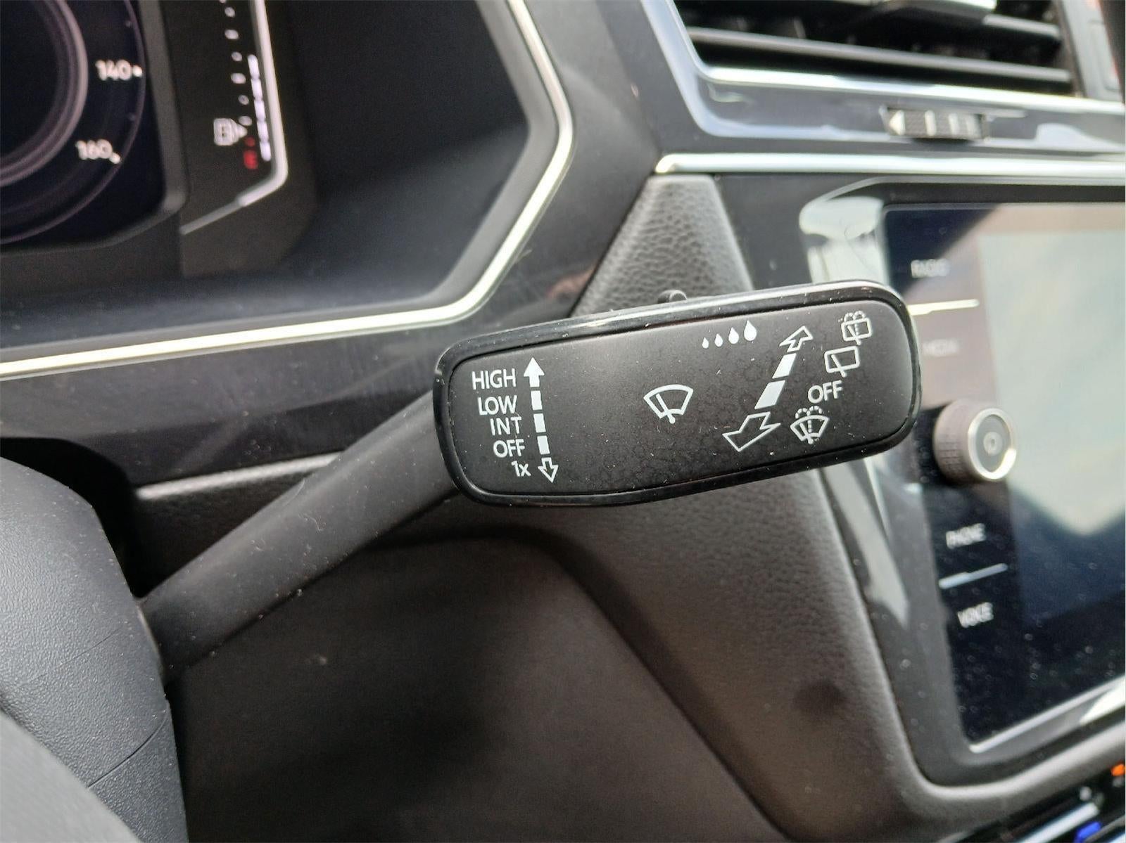 2023 Volkswagen Tiguan SEL R-Line