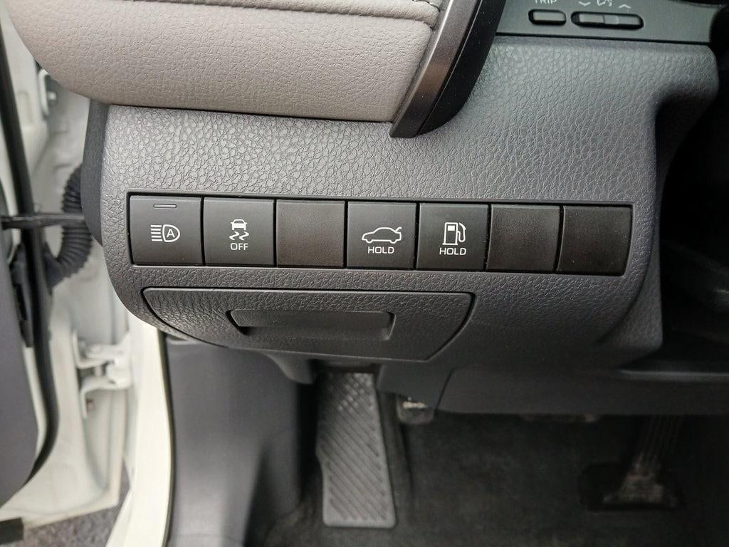 2019 Toyota CAMRY LE