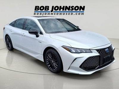 2019 Toyota Avalon Hybrid XSE