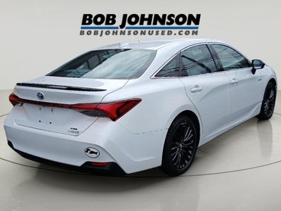2019 Toyota Avalon Hybrid XSE
