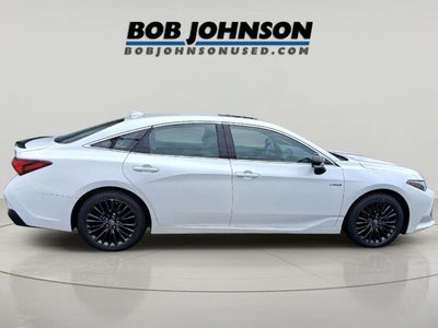 2019 Toyota Avalon Hybrid XSE