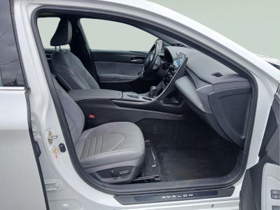 2019 Toyota Avalon Hybrid XSE