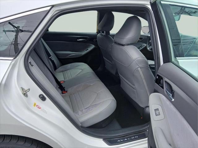 2019 Toyota Avalon Hybrid XSE