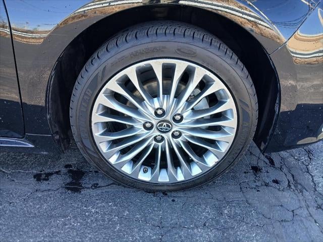 2018 Toyota AVALON Limited