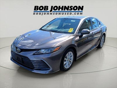2022 Toyota Camry LE AUTO