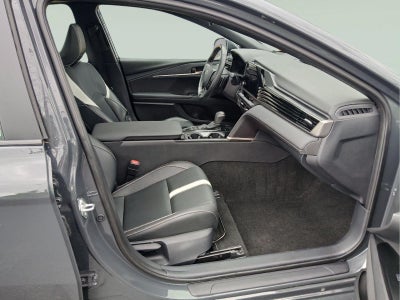 2025 Toyota Camry SE AWD