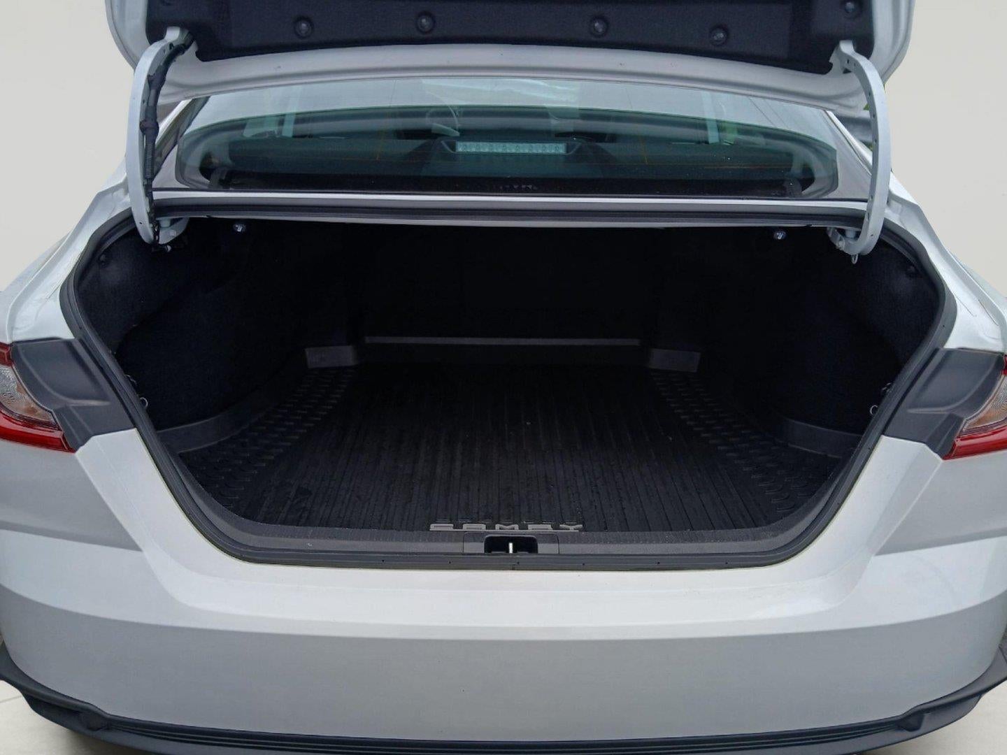 2025 Toyota Camry SE AWD