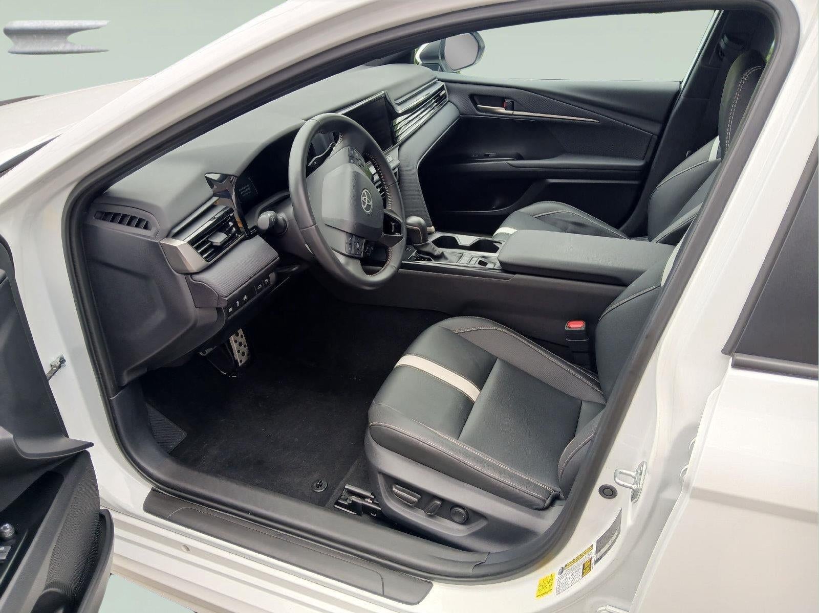 2025 Toyota Camry SE AWD