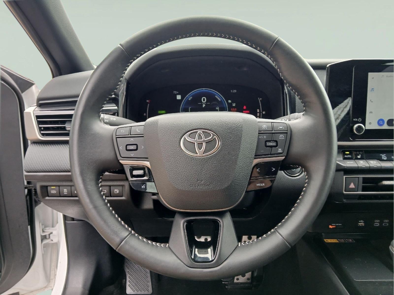2025 Toyota Camry SE AWD
