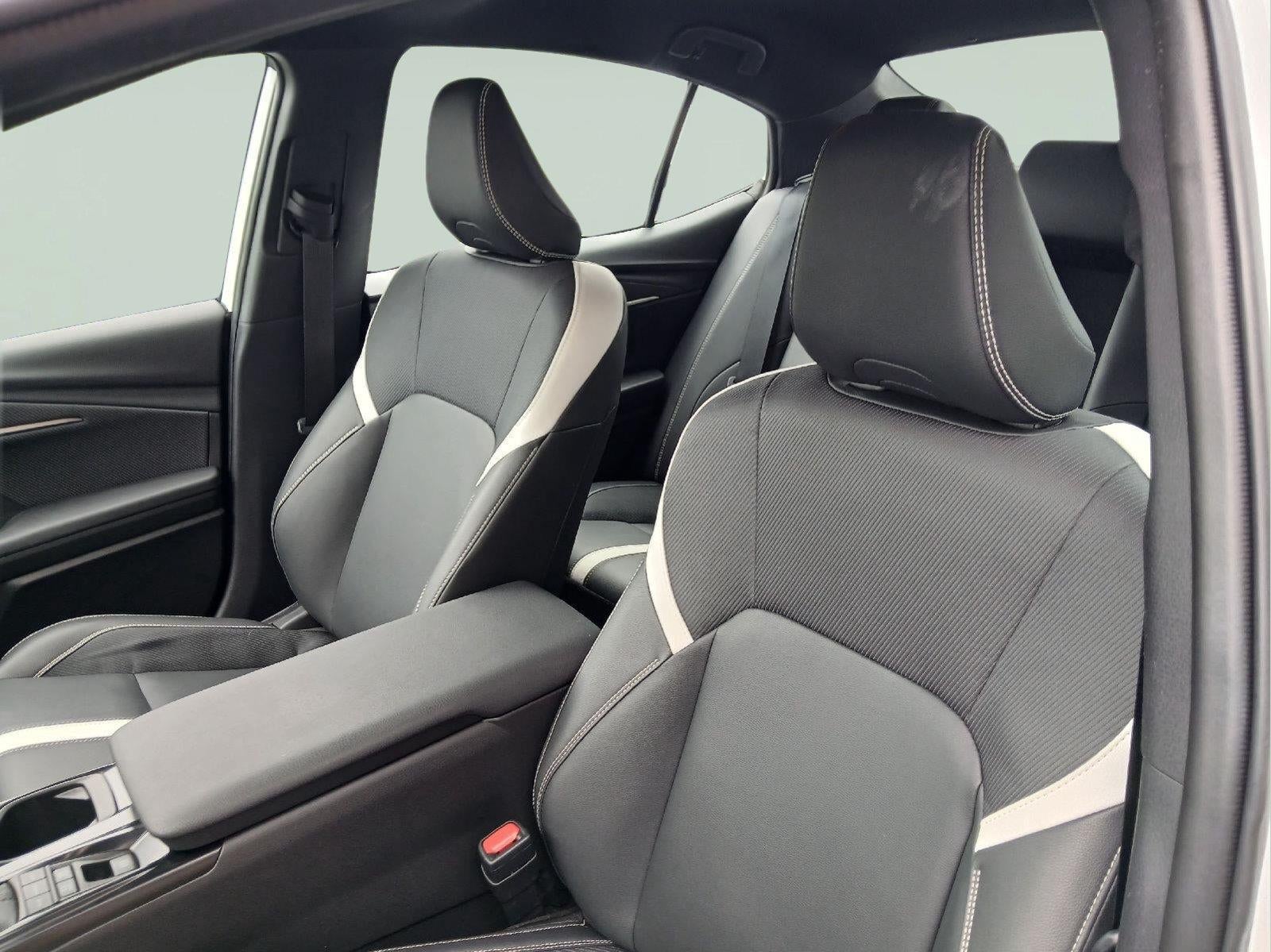 2025 Toyota Camry SE AWD