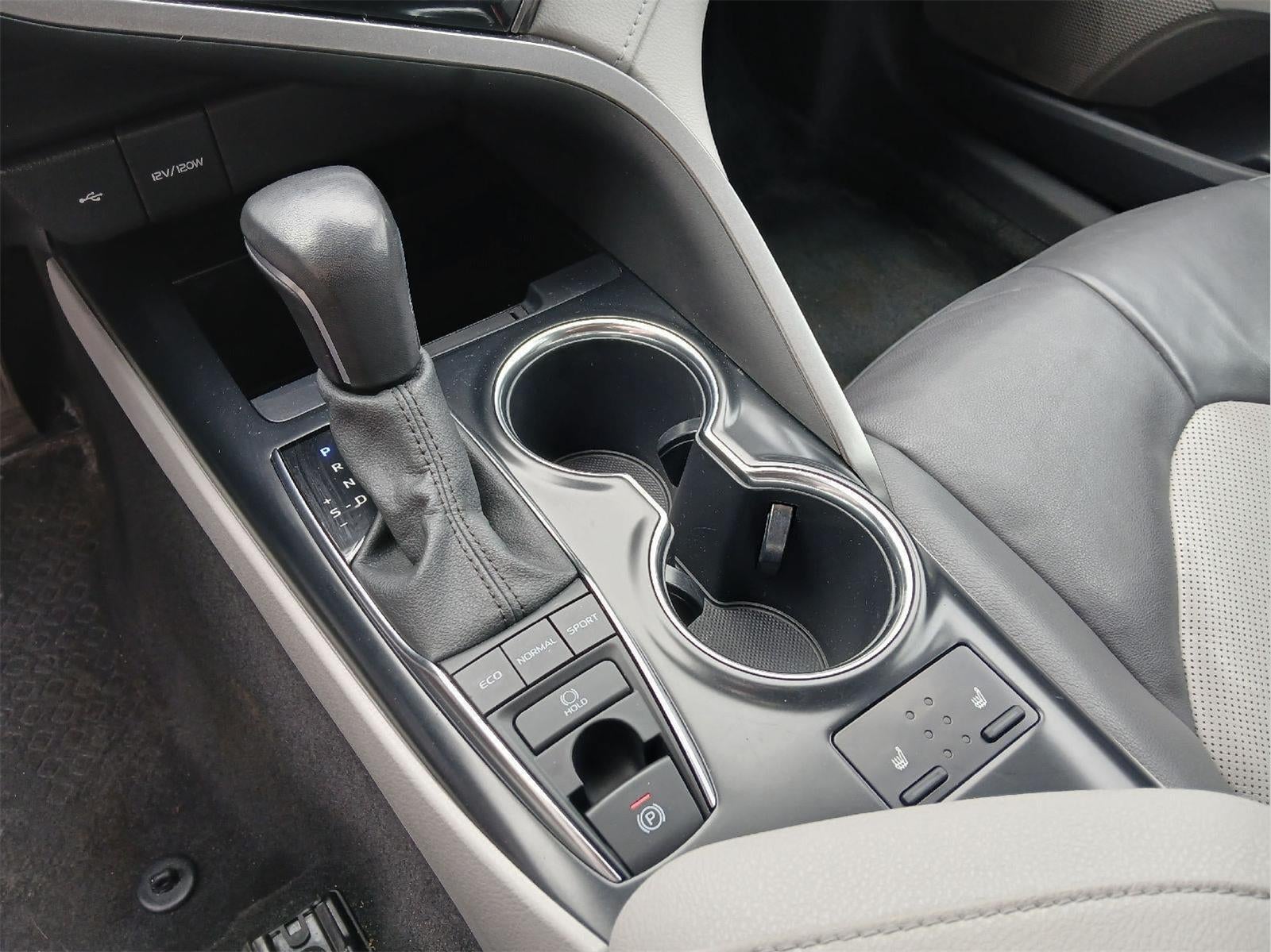 2020 Toyota CAMRY XLE