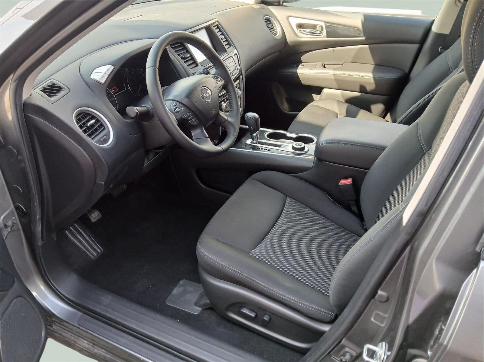 2020 Nissan Pathfinder SV