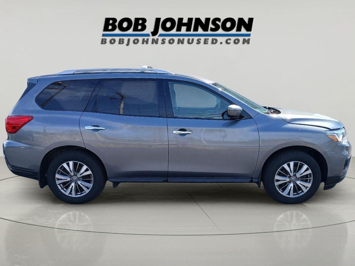 2020 Nissan Pathfinder SV