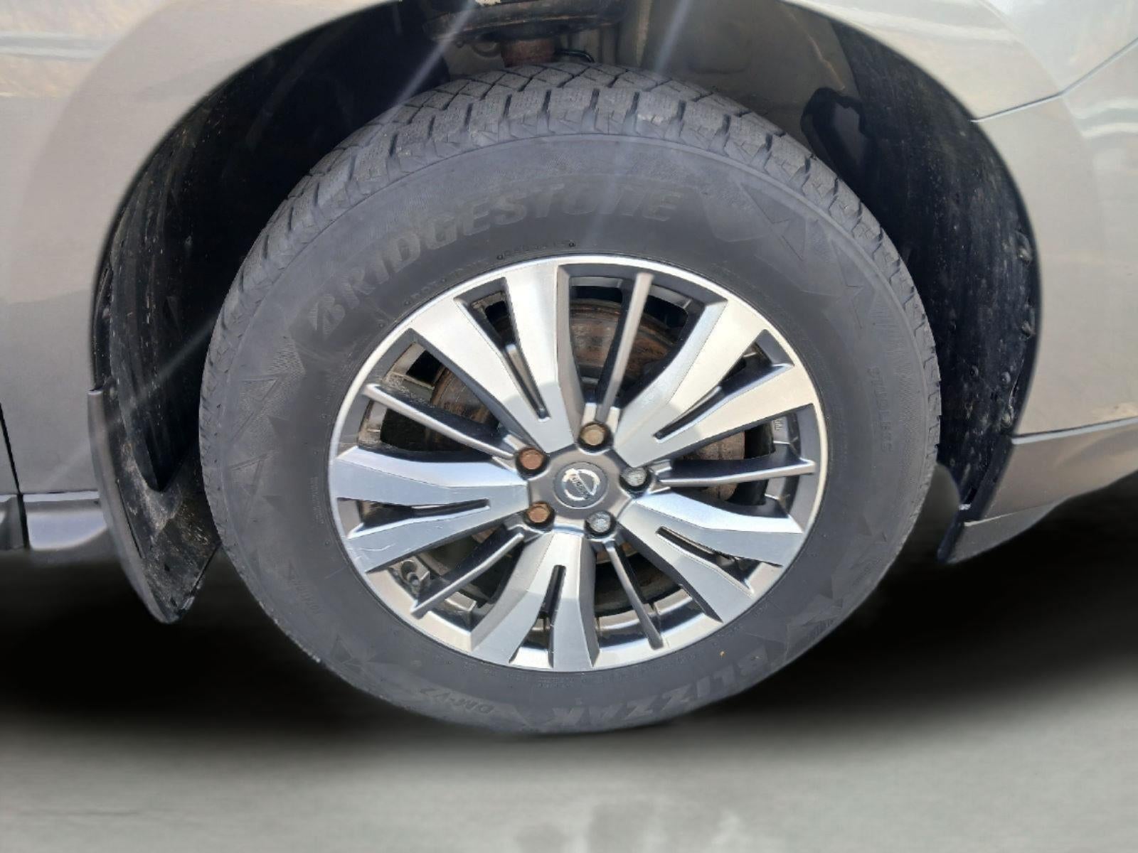 2020 Nissan Pathfinder SV