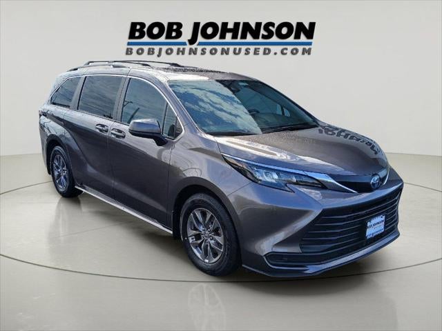 2024 Toyota Sienna LE 8-Passenger
