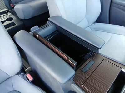 2024 Toyota Sienna LE 8-Passenger
