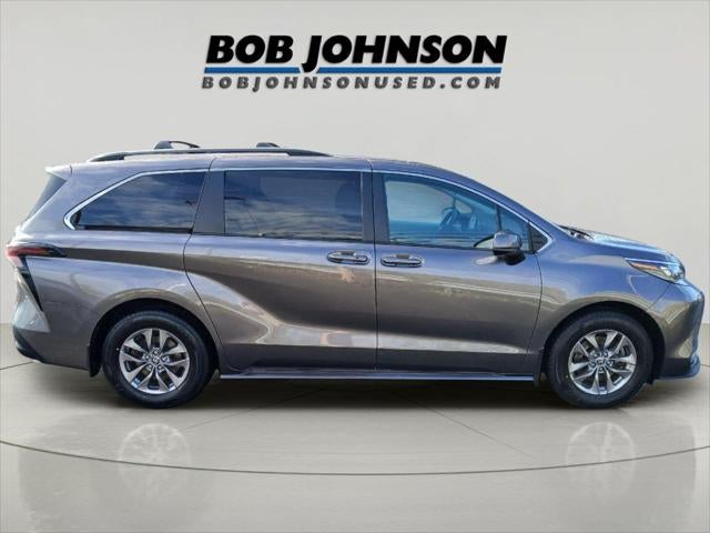 2024 Toyota Sienna LE 8-Passenger