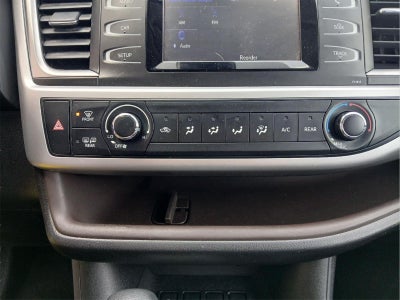 2019 Toyota HIGHLANDER LE