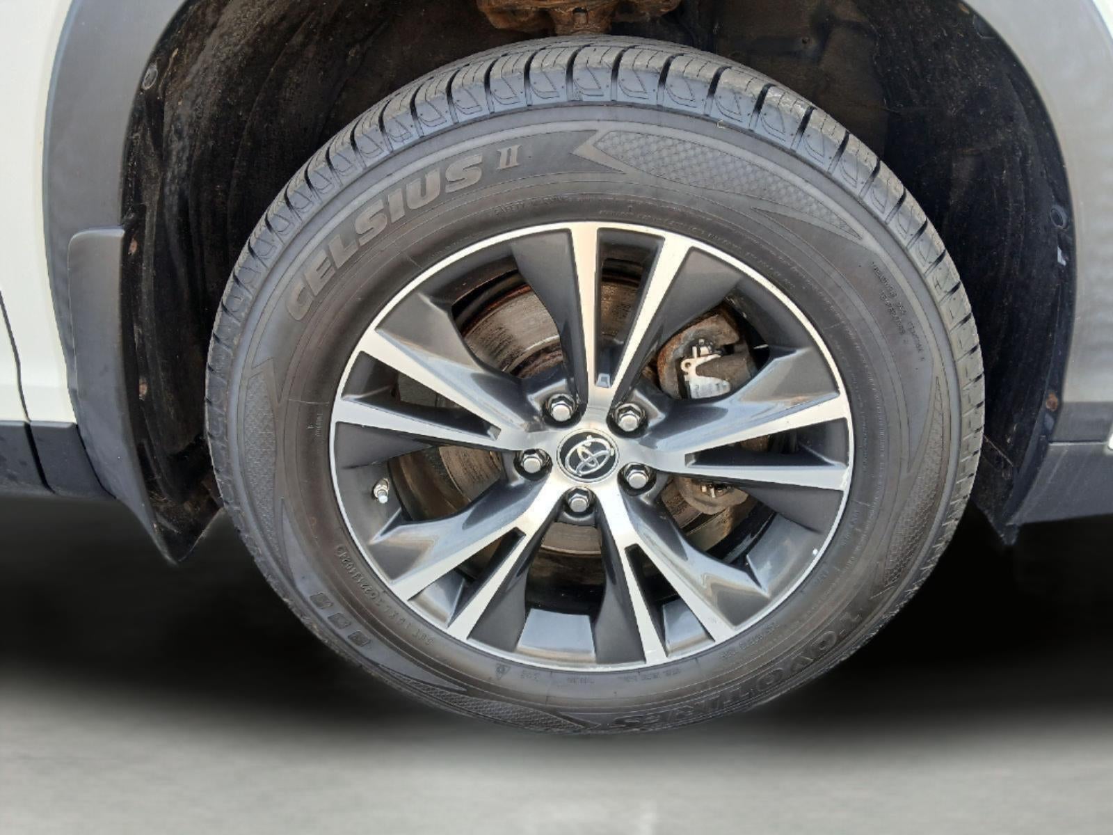 2019 Toyota HIGHLANDER LE