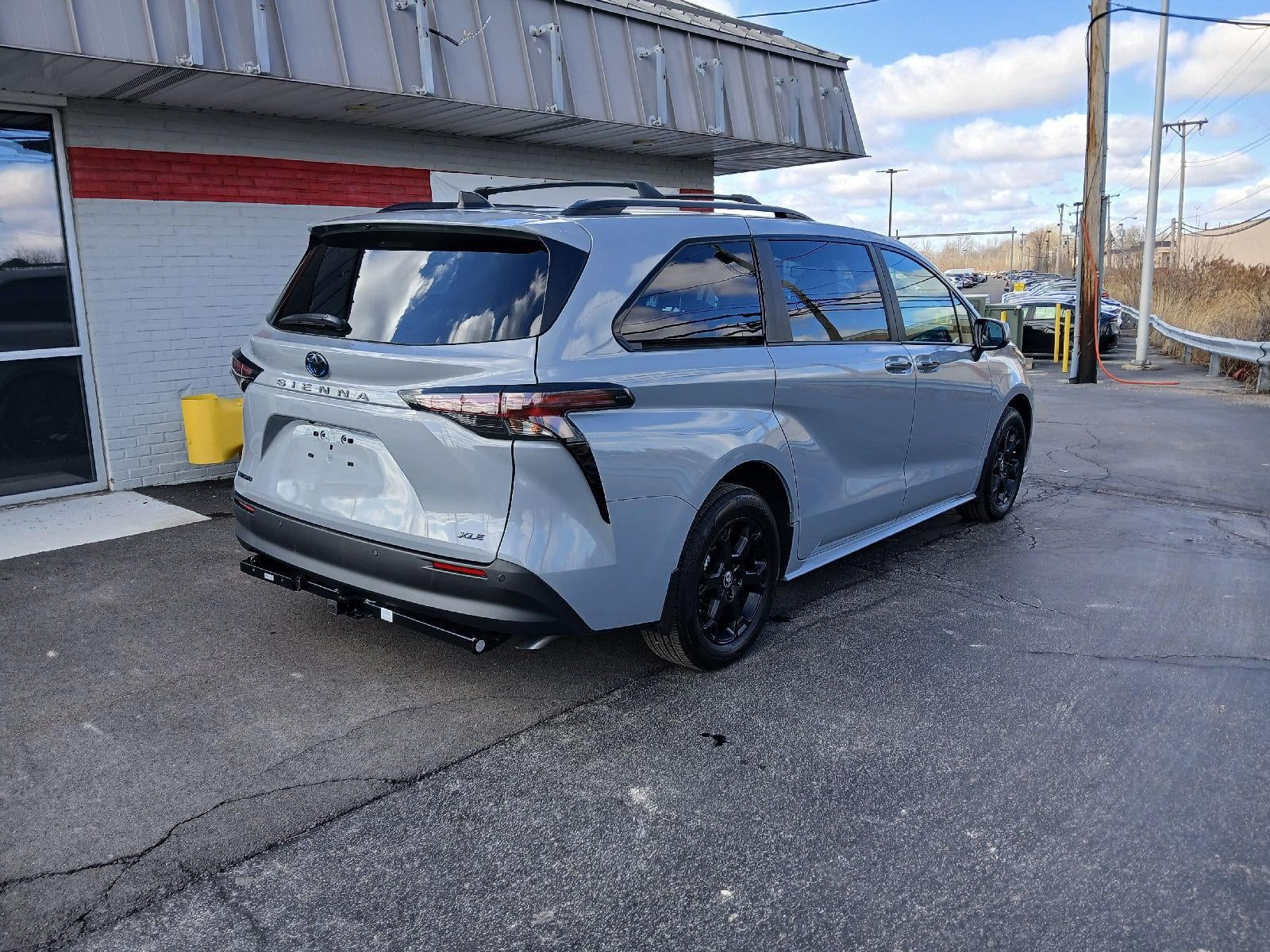 2025 Toyota Sienna Woodland Edition