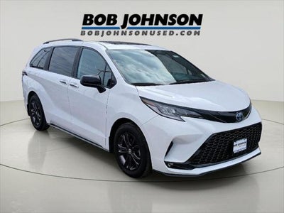 2025 Toyota SIENNA XSE AWD MINIVAN