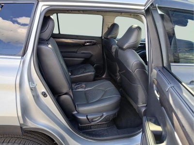 2023 Toyota Highlander Hybrid Platinum