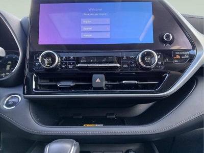 2023 Toyota Highlander Hybrid Platinum