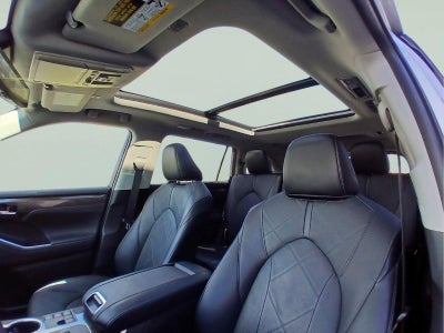 2023 Toyota Highlander Hybrid Platinum