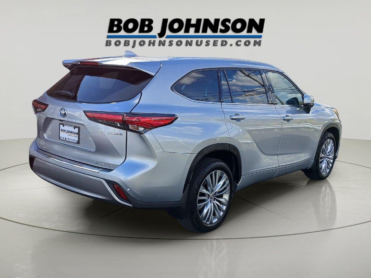 2023 Toyota Highlander Hybrid Platinum