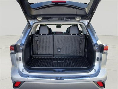 2023 Toyota Highlander Hybrid Platinum