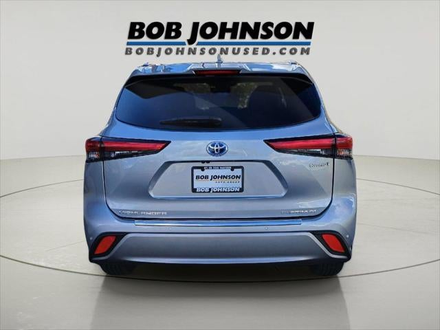 2023 Toyota Highlander Hybrid Platinum
