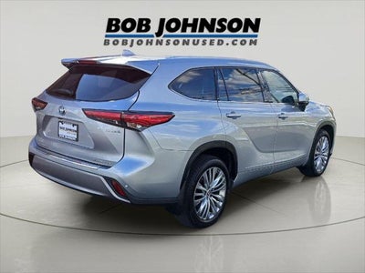2023 Toyota Highlander Hybrid Platinum