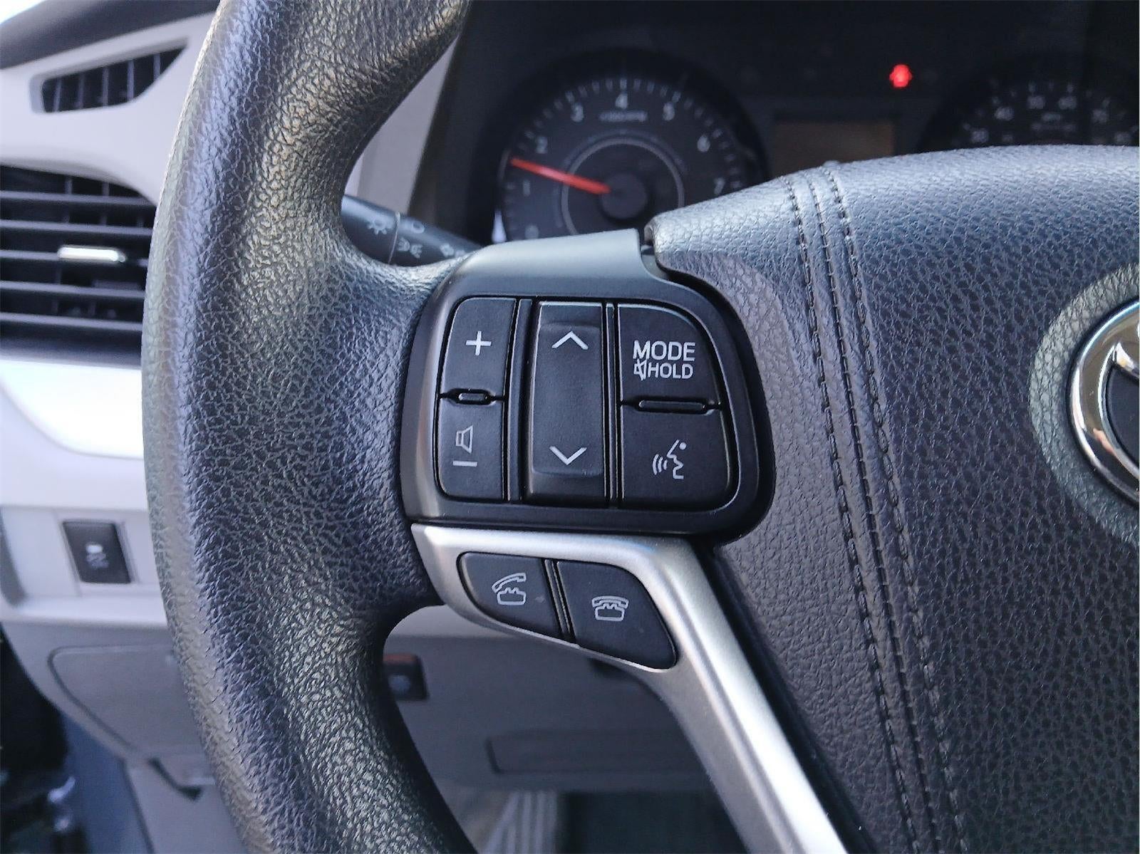 2015 Toyota SIENNA LE 3.5L LE 7-Passenger