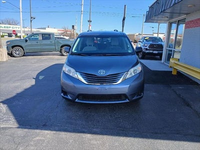 2015 Toyota SIENNA LE 3.5L LE 7-Passenger