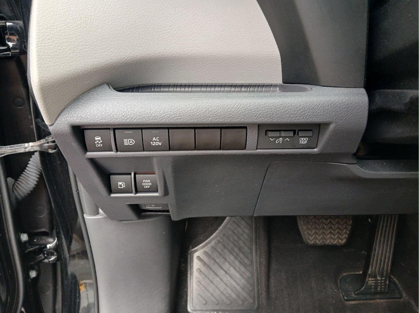 2023 Toyota Sienna XLE 7-Passenger