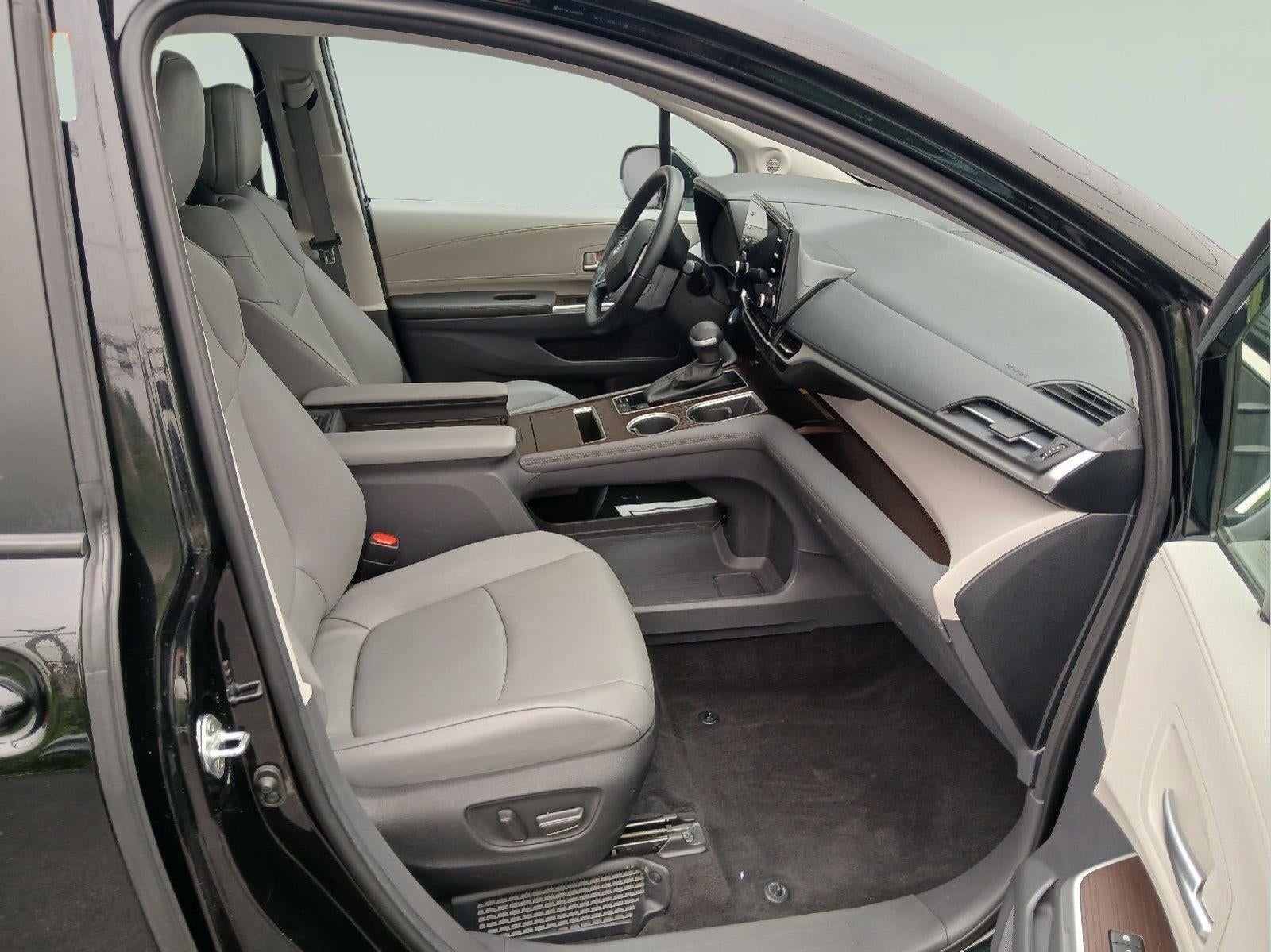 2023 Toyota Sienna XLE 7-Passenger
