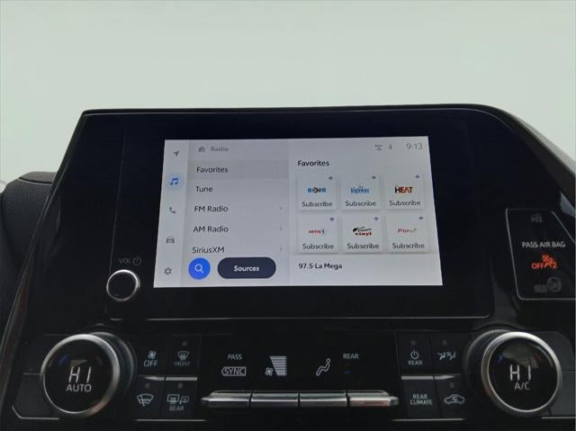 2023 Toyota HIGHLANDER LE