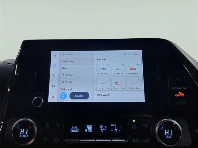 2023 Toyota HIGHLANDER LE