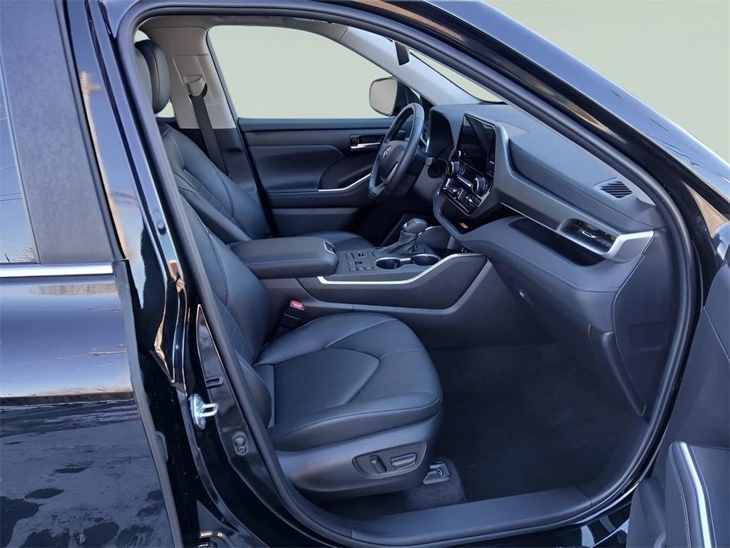 2023 Toyota HIGHLANDER SUV