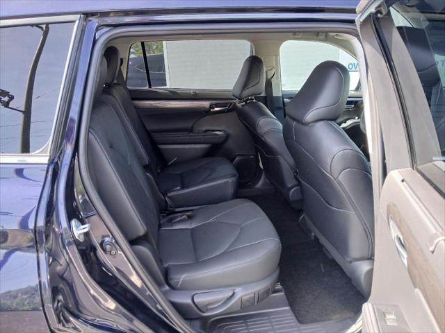 2025 Toyota Highlander Platinum
