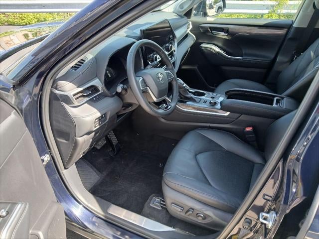2025 Toyota Highlander Platinum