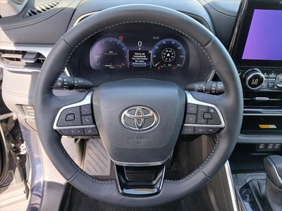2025 Toyota Highlander Platinum