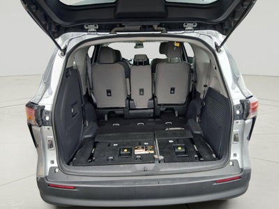 2022 Toyota Sienna LE