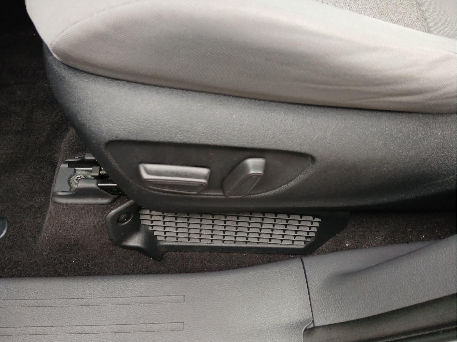 2022 Toyota Sienna LE