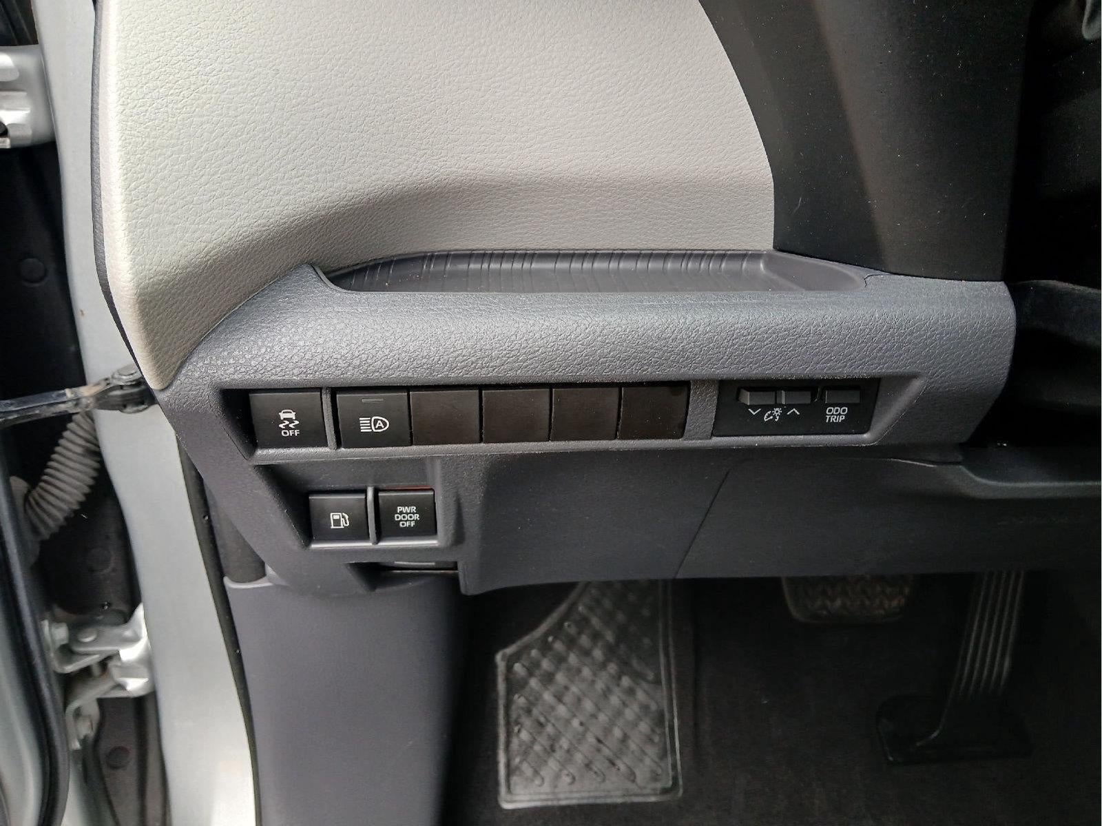 2022 Toyota Sienna LE