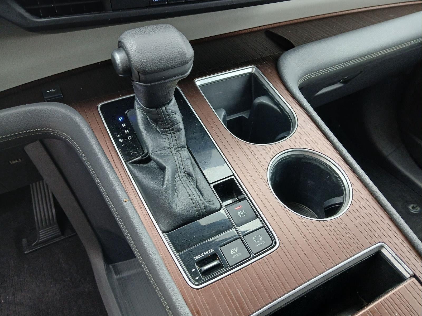 2022 Toyota Sienna LE
