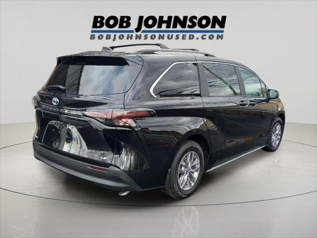 2025 Toyota SIENNA LE AWD LE 8-Passenger