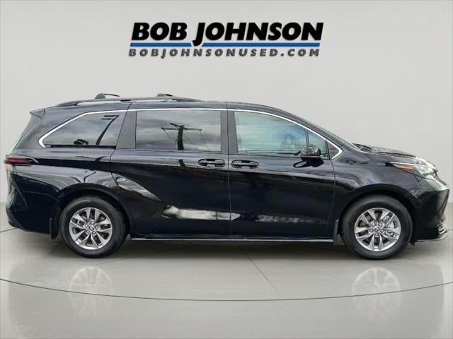 2025 Toyota SIENNA LE AWD LE 8-Passenger